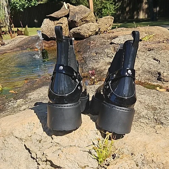 Zodiac Women's Carter Lugged Sole Slip On Ankle Boots - Picture 4 of 7